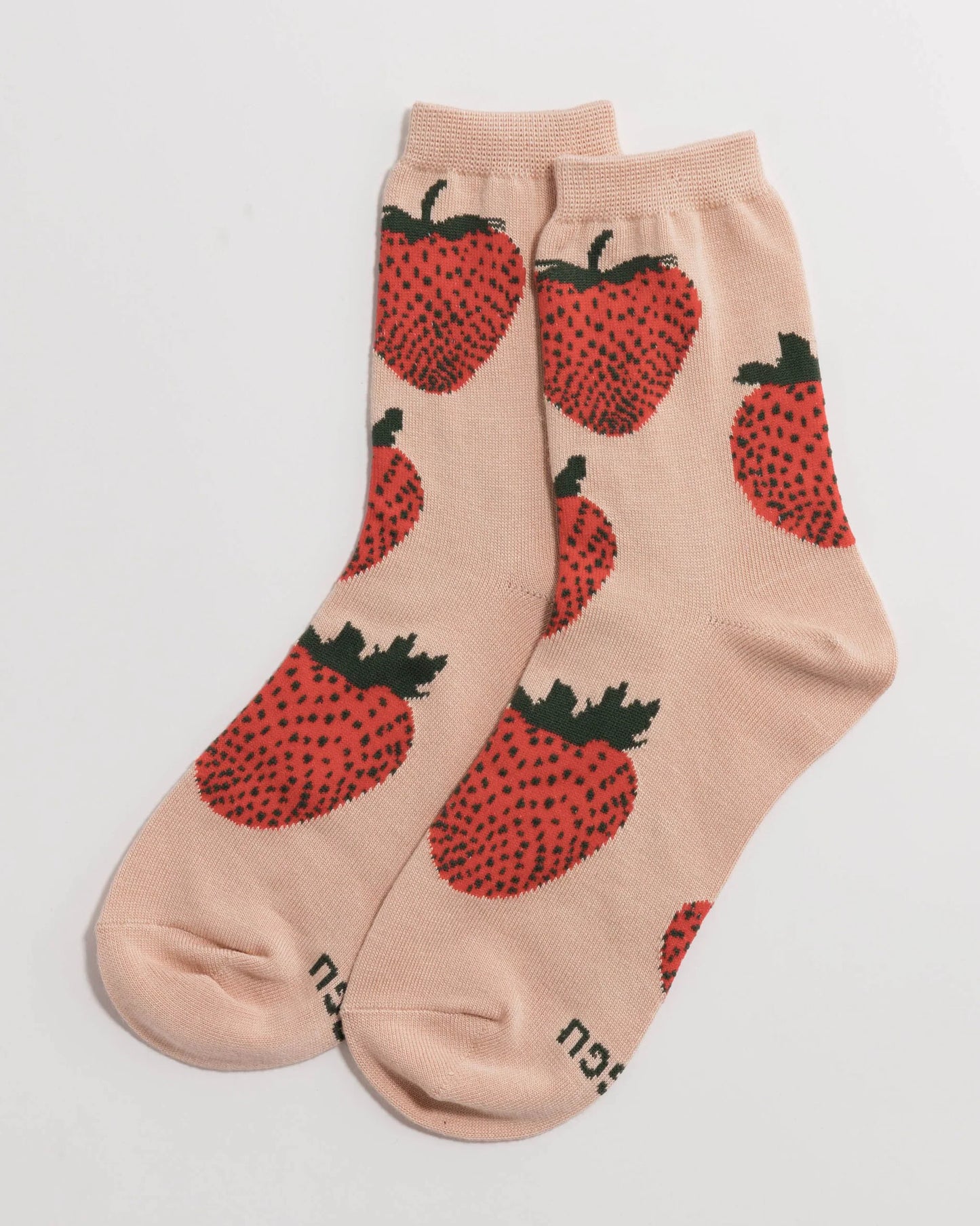 strawberry adult crew socks from baggu