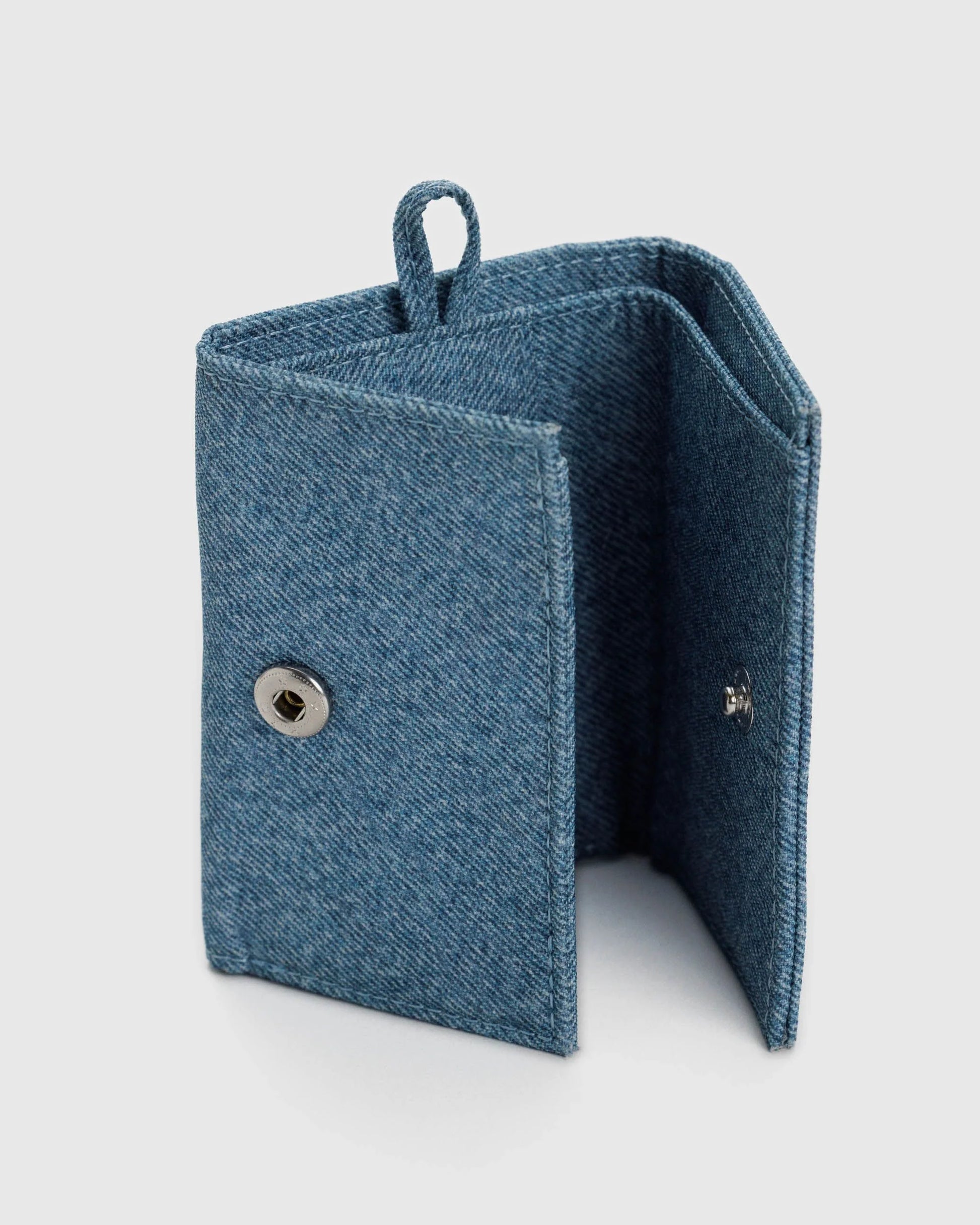 baggu snap wallet in digital denim blue 