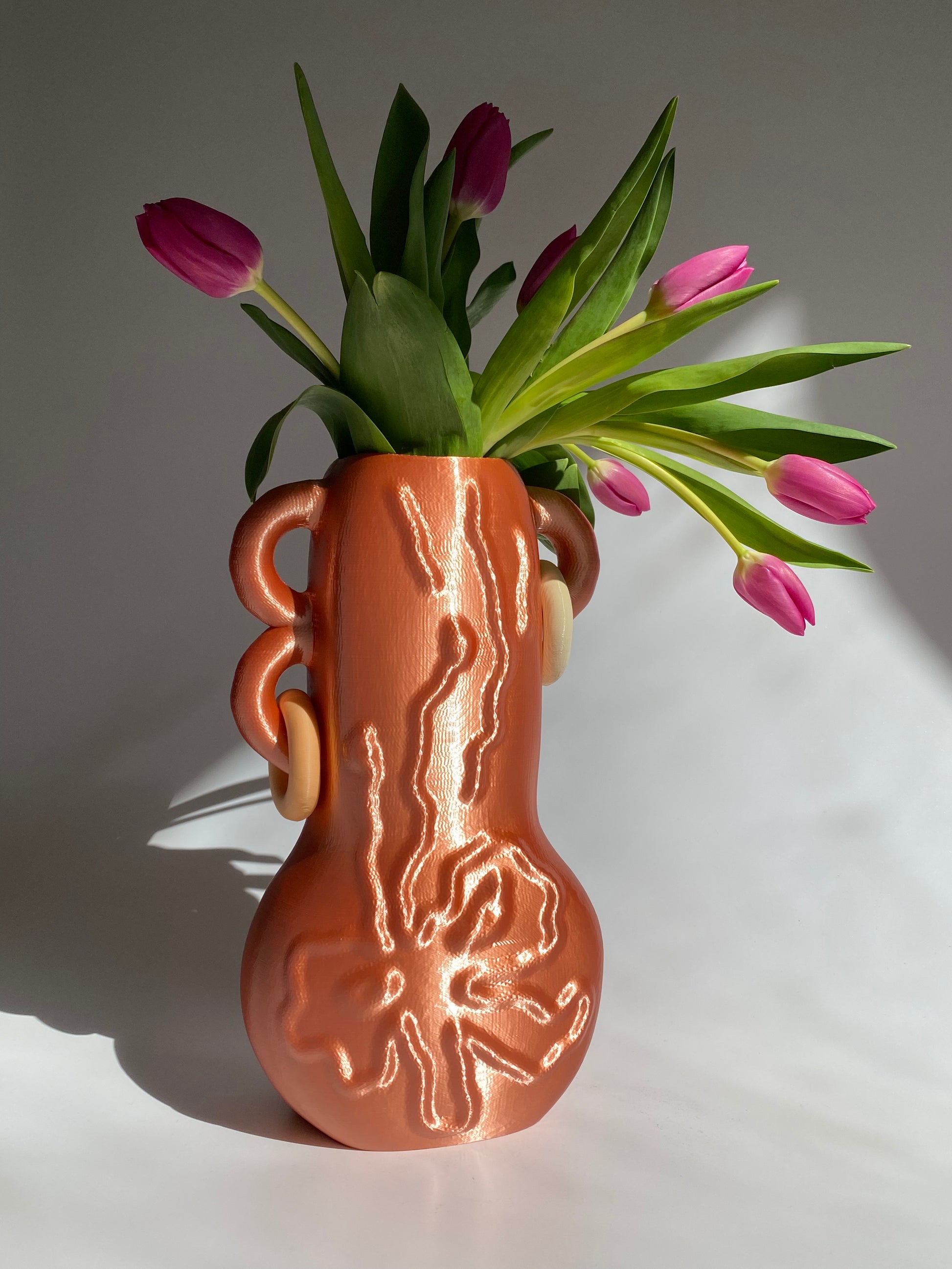 pink 3d printed vase 